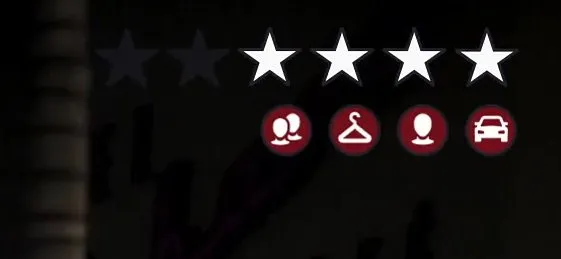The wanted meter during the chase, four white stars lit out of six, with four red icons below them showing two people, a clothes hanger, one person and a car.