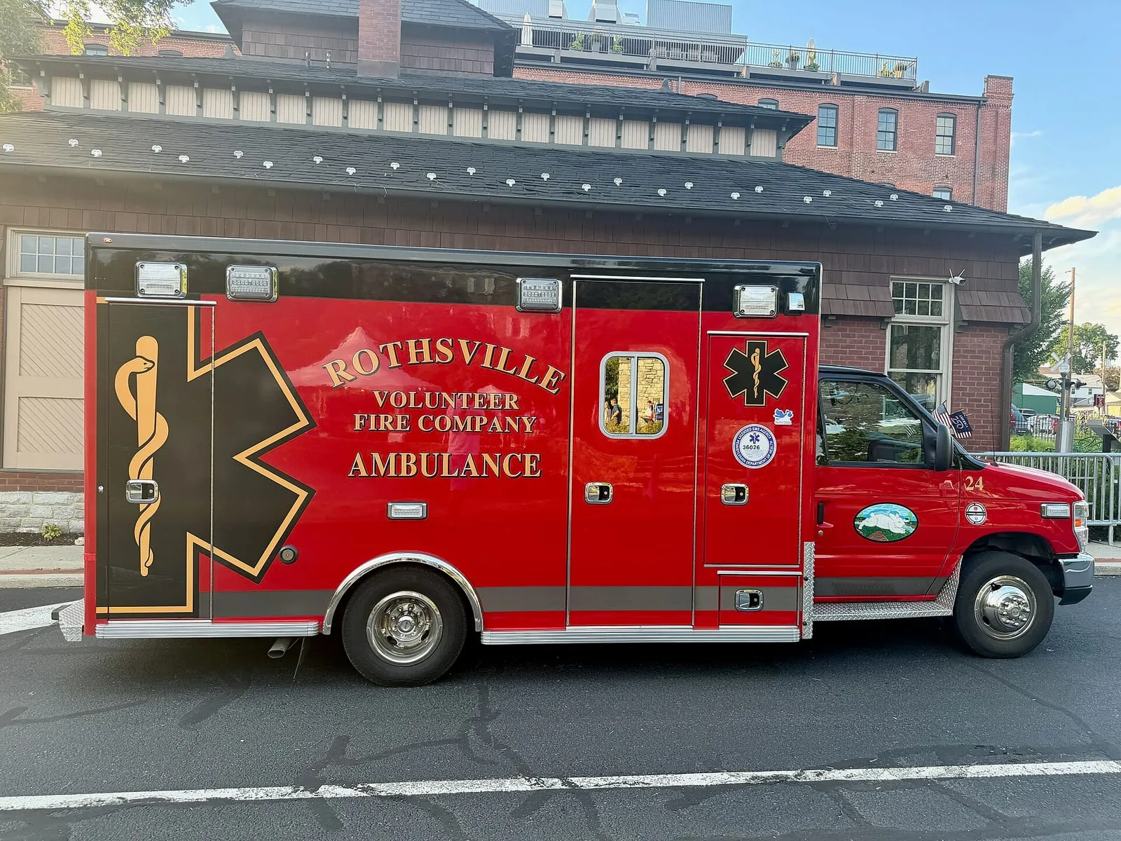 Real world photo for comparison: 2018 Ford E450 Type III Life Line Ambulance of Rothsville Volunteer Fire Company.